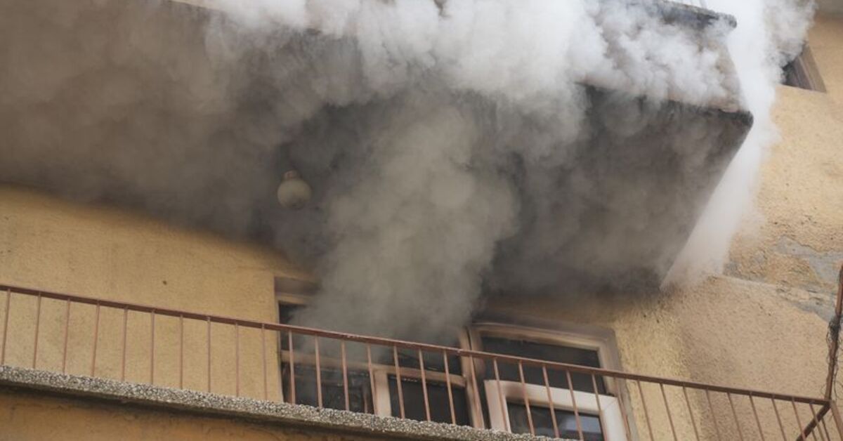 Elektrikli şofben evi yaktı