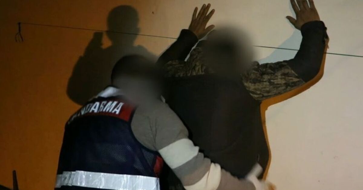 Mersin’de operasyonla yakalanan 3 tefeci tutuklandı