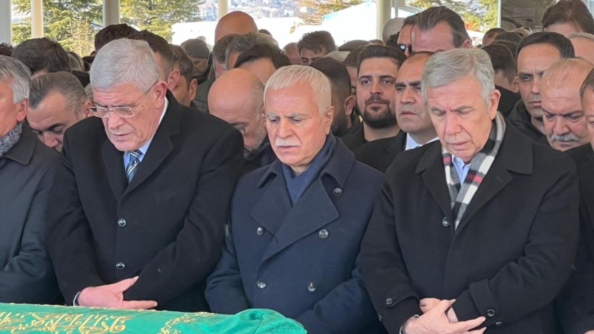 Koray Aydın’ın babası son yolculuğuna uğurlandı