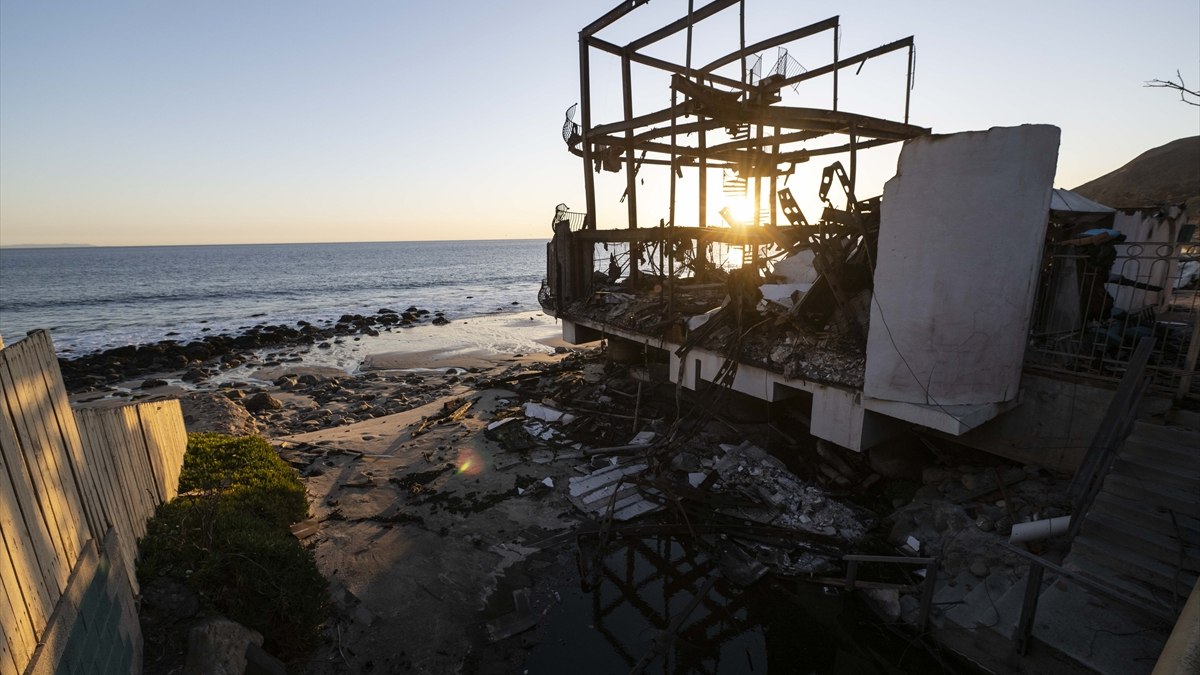 Los Angeles yangınları için “alev hortumu” uyarısı