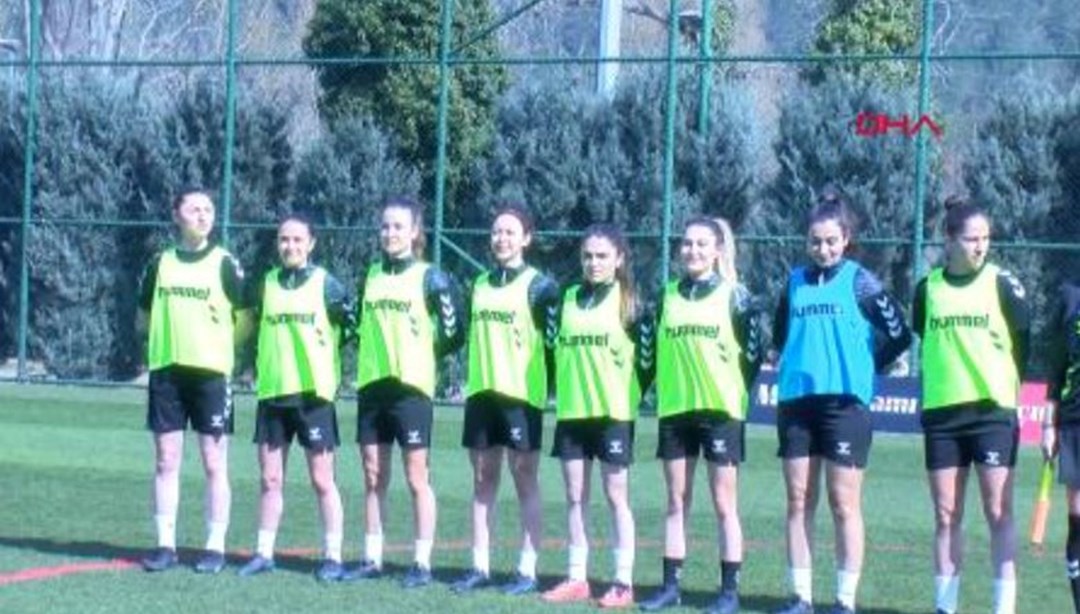 DÃ¼dÃ¼ÄÃ¼n Prensesleri, Faul FÄ±rtÄ±nasÄ±âna karÅÄ±: TFFâden gÃ¶steri maÃ§Ä±